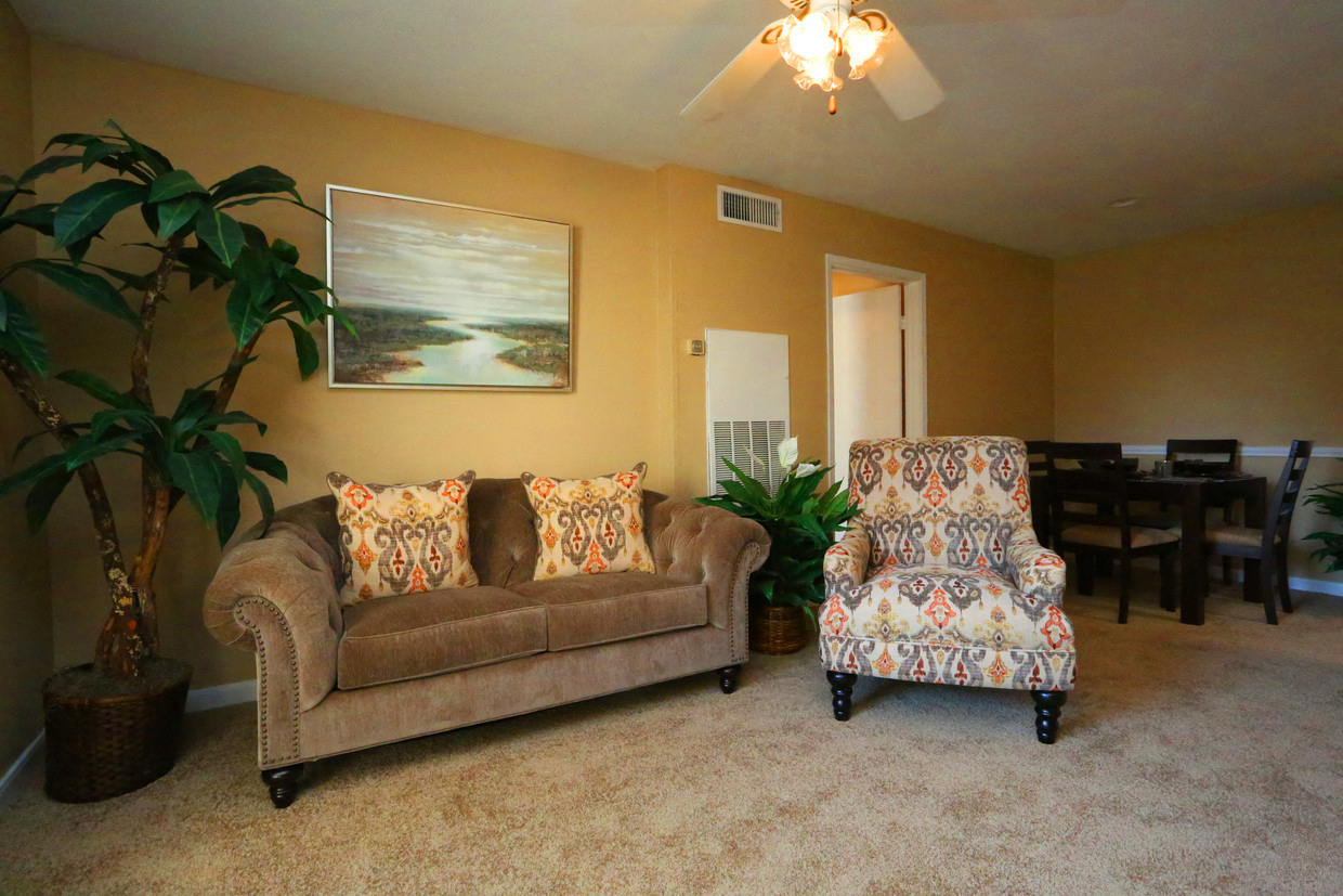 560Sqft